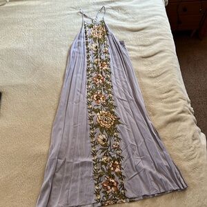 Only wore this dress once on a cruise. Haven’t worn it since.